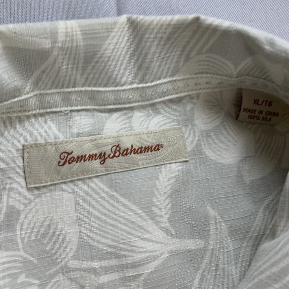Tommy Bahama Silk Hawaiian Shirt Mens XL Floral Print Button Up Short Sleeve - Picture 2 of 7